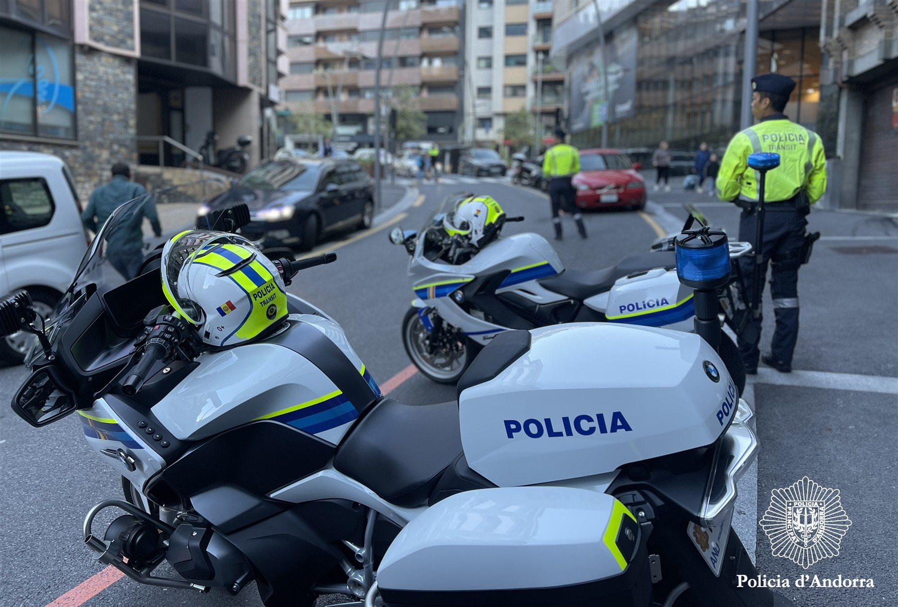 La Policia posa en marxa una nova campanya als voltants de les escoles per garantir la seguretat en el transport dels infants