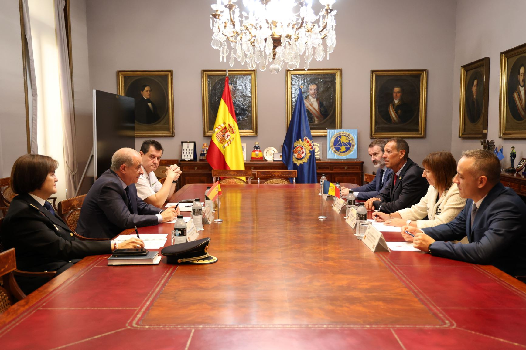 El director de la Policia es reuneix a Madrid amb el director general de la Policia Nacional espanyola