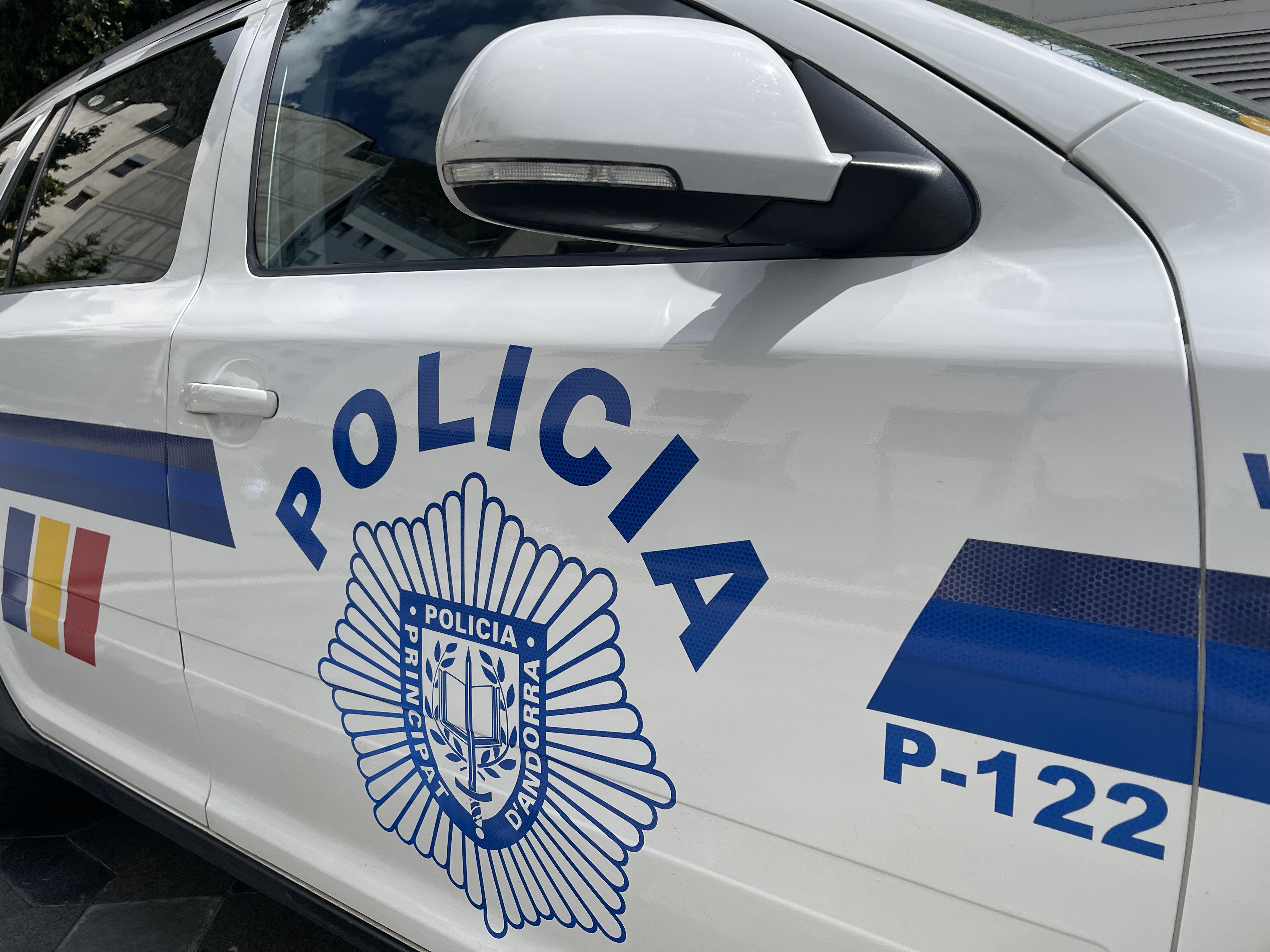 La Policia deté tres persones implicades en accidents amb danys materials per positius de drogues i alcohol al volant